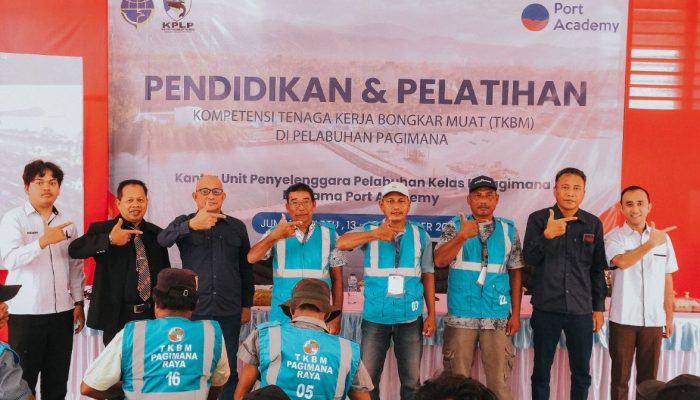 Anggota TKBM Pelabuhan Pagimana Ikut Pendidikan dan Pelatihan Kompetensi