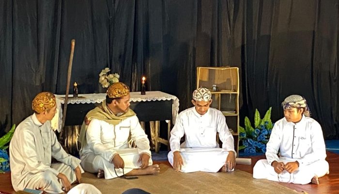 Mahasiswa FKIP Unismuh Luwuk Suguhkan Drama Inspiratif Perjuangan KH Ahmad Dahlan