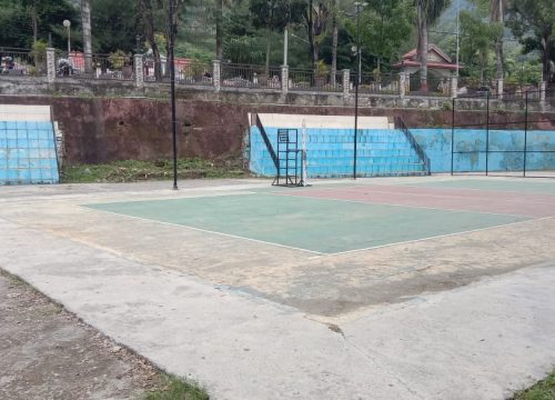 2 Tenis Lapangan