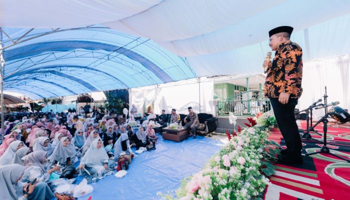 Bupati Banggai Amirudin Beri Pesan pada Pengajian Akbar di Toili Jaya, Ustad Samiun Bawakan Tausiah