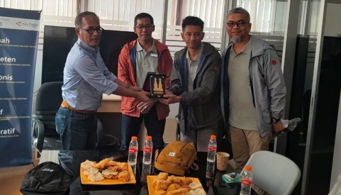 Muhajir Libas 11 Wartawan Pesaing pada Lomba Menulis JOB Tomori