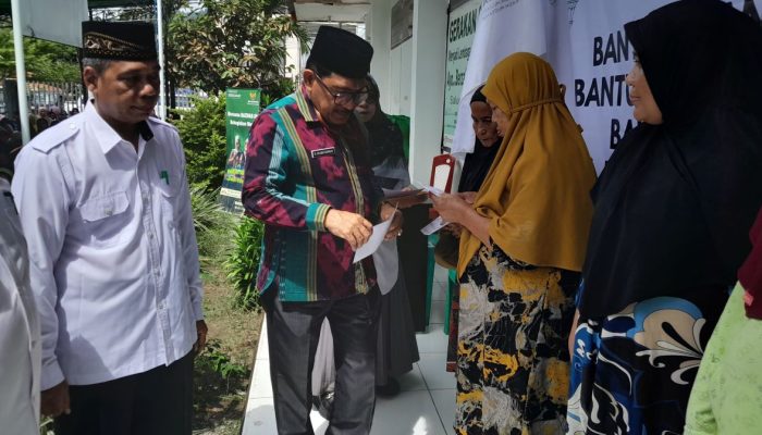 Baznas Banggai Salurkan 46 Juta buat 230 Mustahik di Luwuk