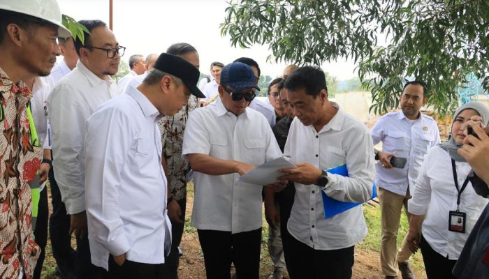 Menteri Nusron Tinjau Akses KCIC Karawang