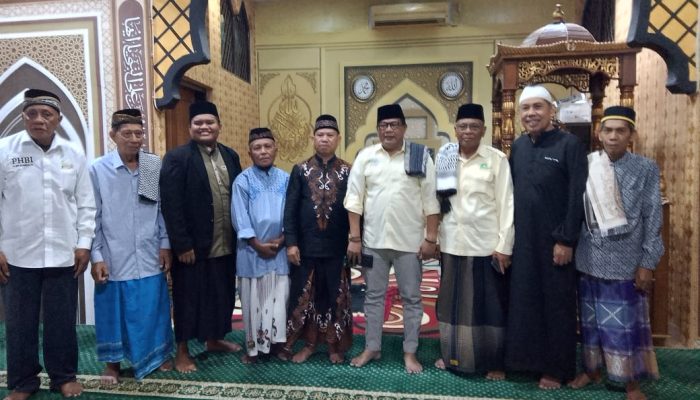 Jangan Putuskan Silahturahmi, Pesan Ketua MUI Banggai Tausiah di Masjid Karaton