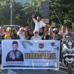 Penghujung Ramadhan, Yayasan Banggai Emas Berbagi Takjil di Tugu Adipura Luwuk