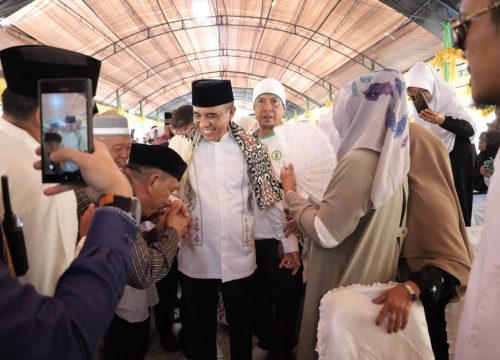 Gubernur Sulawesi Tengah H. Anwar Hafid, menghadiri Halal Bi Halal Akbar Komda Alkhairaat Tojo Una-Unam bertempat Masjid Tsamaratul Ukhuwah, Kota