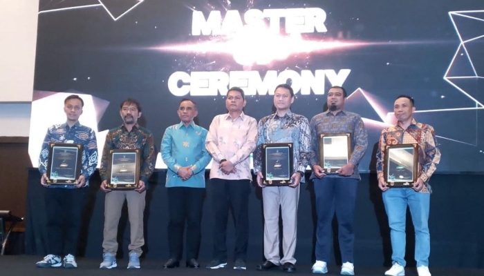 Gubernur Sulteng Serahkan Penghargaan Proper Emas kepada Tiga Perusahaan Kabupaten Banggai