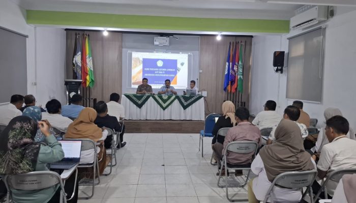 Rektor Dr Sutrisno K Djawa Buka Rapat Persiapan AIPT Unismuh Luwuk