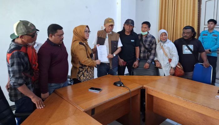 SOMASI Banggai Serahkan Laporan Dugaan Pelanggaran Kode Etik Dua Aleg Gerindra ke BK