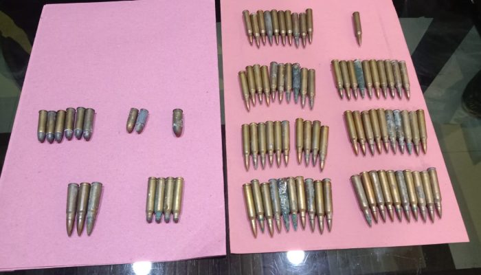 Warga Parigi Moutong Serahkan 87 Butir Amunisi kepada Polisi