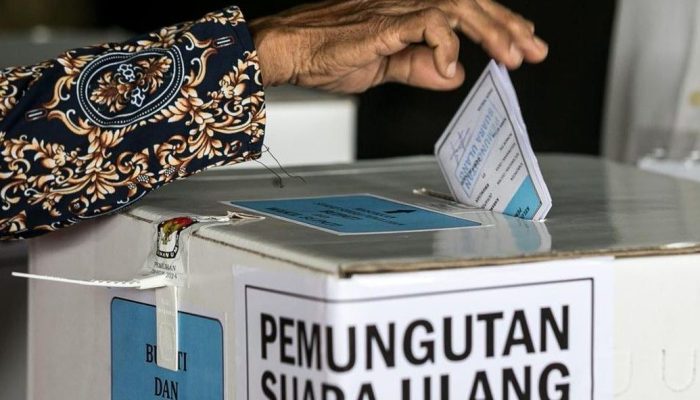 Dramaturgi dalam Politik Tikungan: Adegan Ini untuk Melawan Siapa?