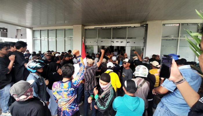 Laporan SOMASI ke BK DPRD Banggai, Akankah Jeruk Makan Jeruk?