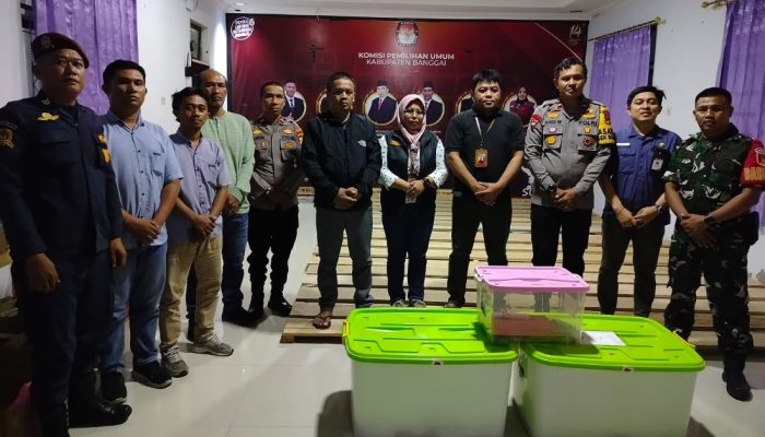 Semalam Logistik PSU Simpang Raya Tiba di Kantor KPU Banggai