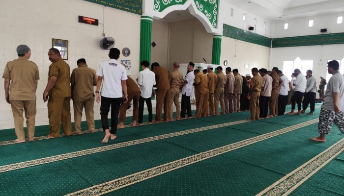 Luwuk Berjamaah! ASN Ramaikan Masjid Halimun Banggai