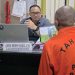Pelaku pencabulan saat diperiksa personel Polres Banggai