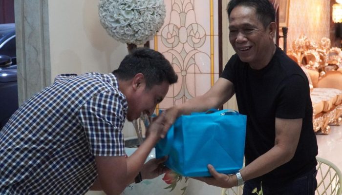 Andhika Mayrizal Amir Kunjungi Senior Golkar Banggai Arif Tjatjo