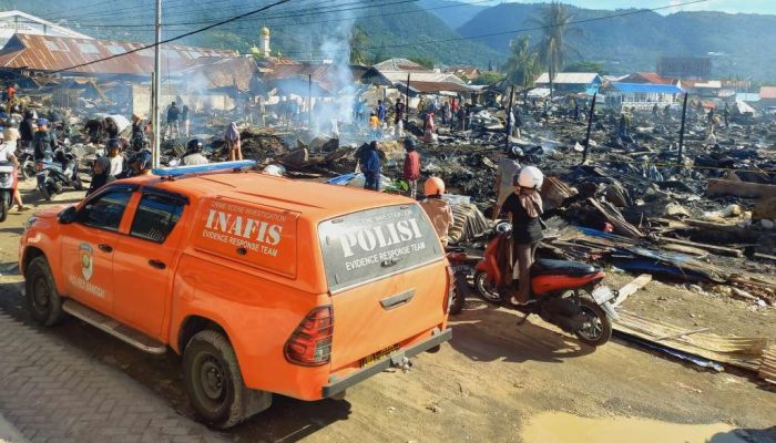 Selidiki Penyebab Kebakaran Pasar Simpong Luwuk, Polisi Periksa 7 Saksi