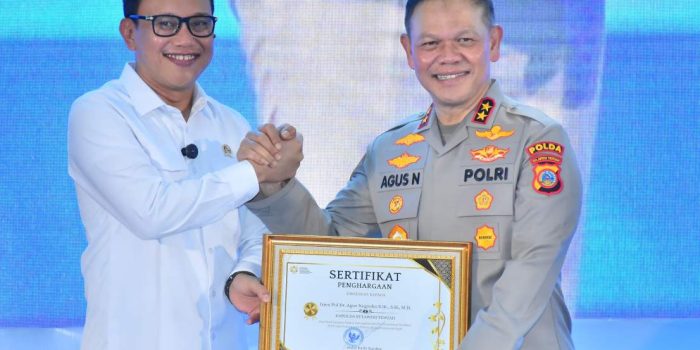 Komitmen Menangani TPPO dan Migran Ilegal, Kapolda Sulteng dapat Penghargaan dari Menteri PPMI
