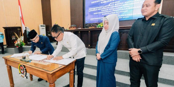 DPRD Banggai Terima LKPD Bupati Amirudin, “Saya Komiten Tindak Lanjuti Hasil Evaluasi Banggar”