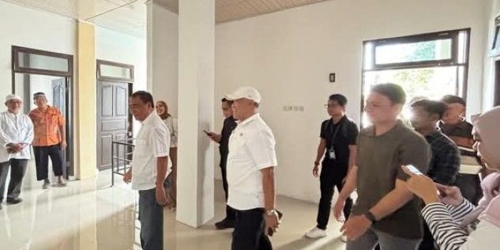 Kunjungi Asrama Mahasiswa Banggai di Manado, Dewa Supatriagama: Terima Kasih pak Bupati
