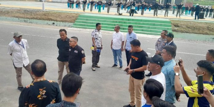 Bupati Amirudin Pantau Langsung Gladi Pembukaan Porkab V Banggai di Lapangan Mirqan
