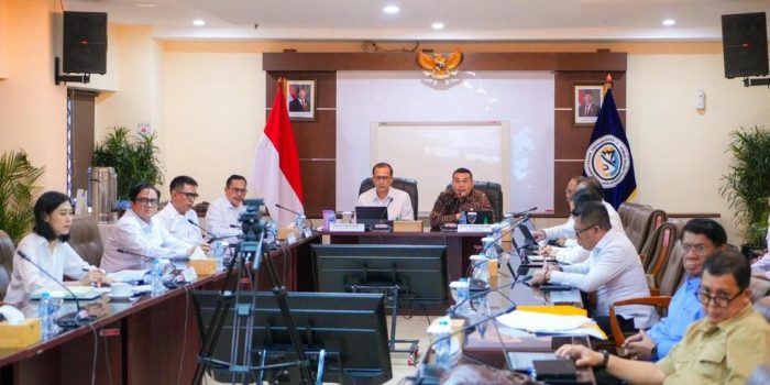 Tindak Lanjuti Penyelesaian Lahan Transmigrasi di Muaro Jambi, Wamen Ossy: Harus Sesuai Ketentuan Hukum