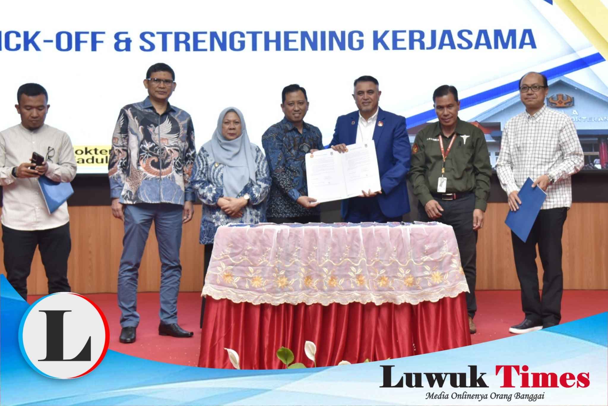 Wakili Bupati Banggai, Plt Direktur RSUD Luwuk dr. Budiyanto Uda’a, Sp.KFR, M.Ked.Klin, menghadiri peluncuran Program Pendidikan Dokter Spesialis (PPDS) Ilmu Bedah, Ilmu Obstetri dan Ginekologi, serta Ilmu Penyakit Dalam di Fakultas Kedokteran Universitas Tadulako, Jumat (13/2/2026).