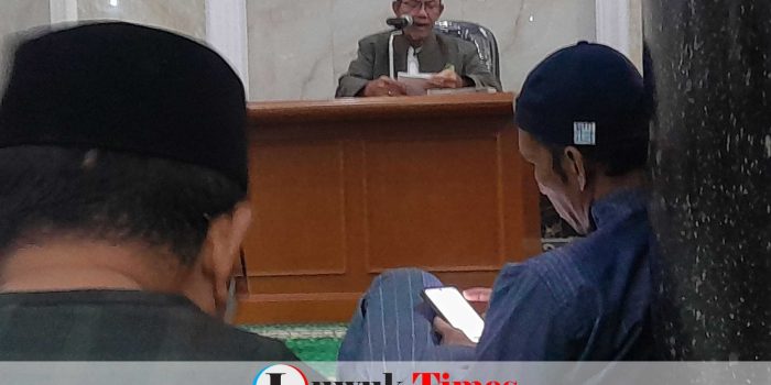 Mengenal Diri untuk Mengenal Allah”: Pesan Tasawuf Ustad Jazuli dalam Kajian Subuh di Masjid Agung An-Nuur Luwuk