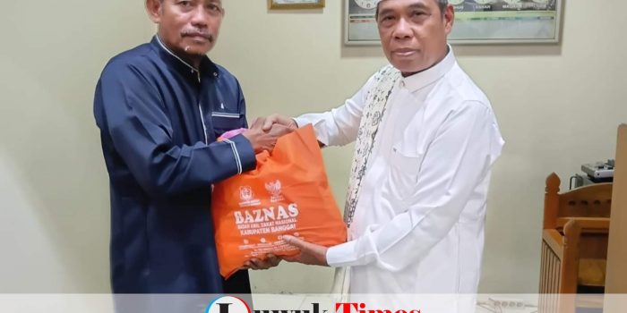 Ramadhan Penuh Berkah, Baznas Kabupaten Banggai Salurkan 250 Paket Sembako untuk Imam, Dhuafa dan Mualaf di Luwuk