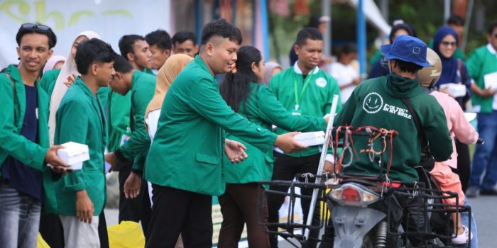 KKN MB Unismuh Luwuk Tebar Berkah Ramadhan di Pagimana, Bagi Takjil hingga Serukan Perangi Narkoba
