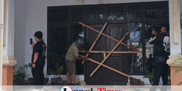 Demo Panas di Palu! Kantor Komnas HAM Sulteng Disegel dan Dilempari Kotoran, Kaper Livand Breemer Dituding Maling Teriak Maling