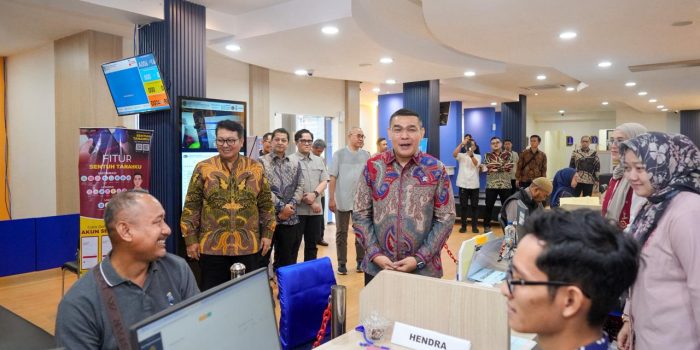 Tinjau Pelayanan Kantah Kota Semarang, Wamen Ossy: Jangan Tunda Berkas, Percepat Layanan Pertanahan