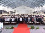 Menteri Nusron menyerahkan lebih dari 1.000 sertipikat tanah wakaf