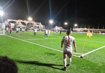 Tampil Fit dan On-Fire, Bupati Amirudin Cetak Gol dan Jadi Bintang Laga Eksebisi Pemda Banggai vs DSLNG