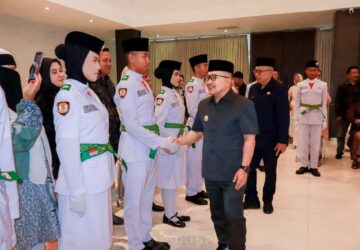 Detak Jiwa Muda di Bawah Kibar Merah Putih, Bupati Amirudin Resmi Kukuhkan Paskibraka Banggai untuk HUT RI ke-81