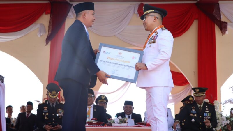 Torehkan Prestasi di Hari Kemerdekaan, KPU Banggai Terima Penghargaan Spesial dari Bupati
