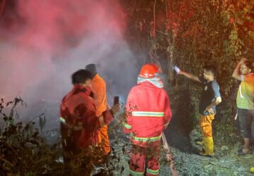 Sebelum Meluas, TRC BPBD Banggai Berhasil Jinakan Si Jago Merah di Rest Area KM 16 Koyoan