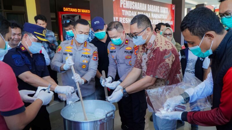 Disaksikan Kajari, Kalapas dan Bea Cukai, Polresta Banggai Musnahkan Narkoba
