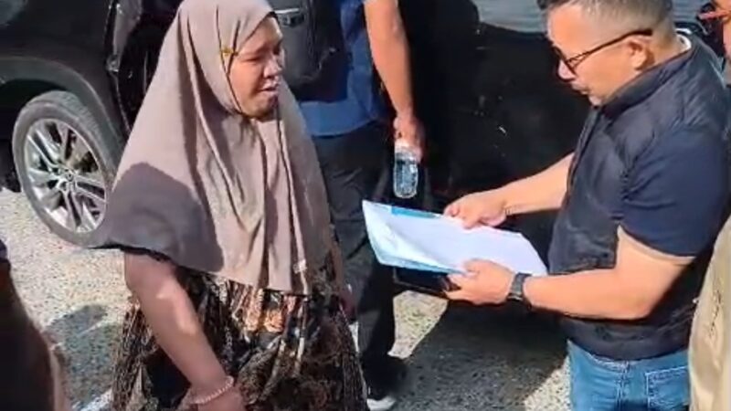 Efek Domino Markas PWB: Kala Bupati Banggai Amirudin Hadir, Emak-Emak Halmahera Kecipratan Rezeki