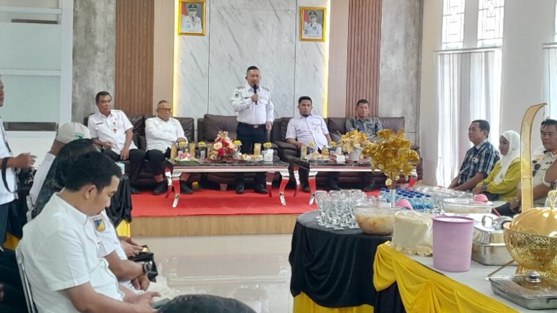 Suasana Haru di Ujung Pengabdian 29 Tahun: Catatan Perpisahan Agus Gunadi dan Yusni Monggesang serta Syukuran Kadinsos Banggai