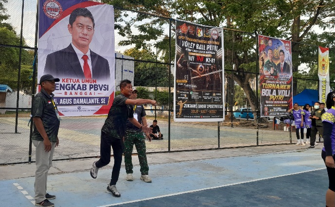 PBVSI Banggai dan TNI Bersinergi, Kepedulian Agus Damalante Lestarikan Semangat Voli Putri di Gelora Luwuk