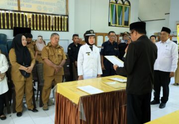 Resmi Dilantik Camat Pagimana, Meylinda Djafar Nahkodai Desa Siuna Hingga Pilkades 2027