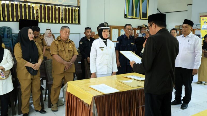 Resmi Dilantik Camat Pagimana, Meylinda Djafar Nahkodai Desa Siuna Hingga Pilkades 2027