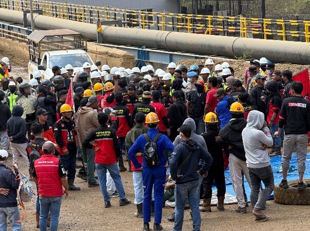 Ratusan Buruh FSPIM Pengepung PT Hengjaya Mineralindo Morowali Gelar Aksi Mogok Kerja