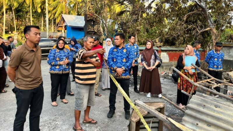 Rumah Rata Tanah Diterjang Api Subuh, Kades Nipa Kalemoan Dapat Uluran Tangan Dinsos Banggai