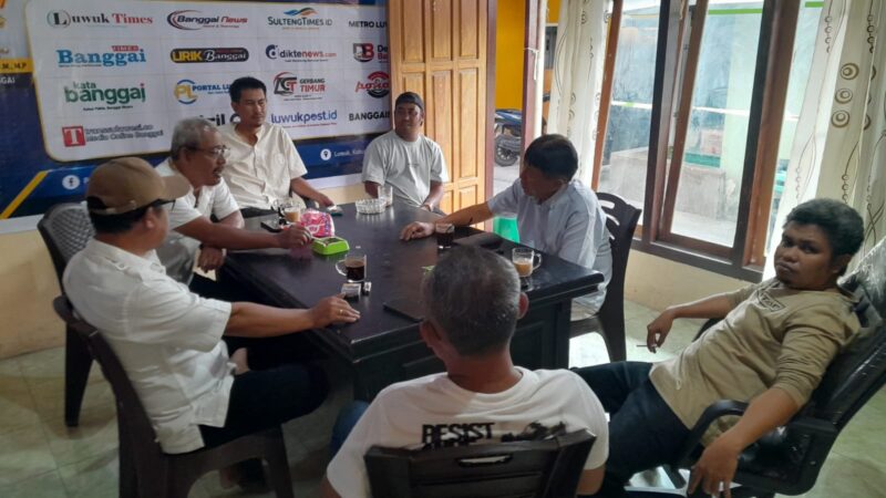 Hangatnya Markas PWB: Dari Onyop Bareng hingga Pencerahan Jurnalistik Bersama Mas Yo