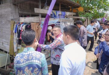 Wamen Ossy Serahkan Sertipikat bagi MBR di Kalsel, Dukung Penyediaan Rumah Layak Huni Lewat Legalitas Tanah