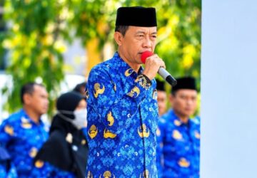 Jarang Ikuti Upacara 17 Bulan Berjalan, Camat Pagimana Wahyudin Sangkota Warning Ketua PGRI dan Kapus Poh