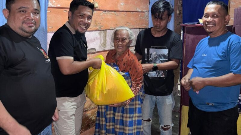 Di Gubuk Sepi, Tangis Lansia Sebatang Kara Pecah Saat Kepedulian Bupati Amirudin dan Wabup Furqanuddin Menyapa