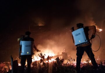 Siaga Merah di Musim Kemarau: TRC BPBD Banggai Tundukkan Si Jago Merah di Desa Uling